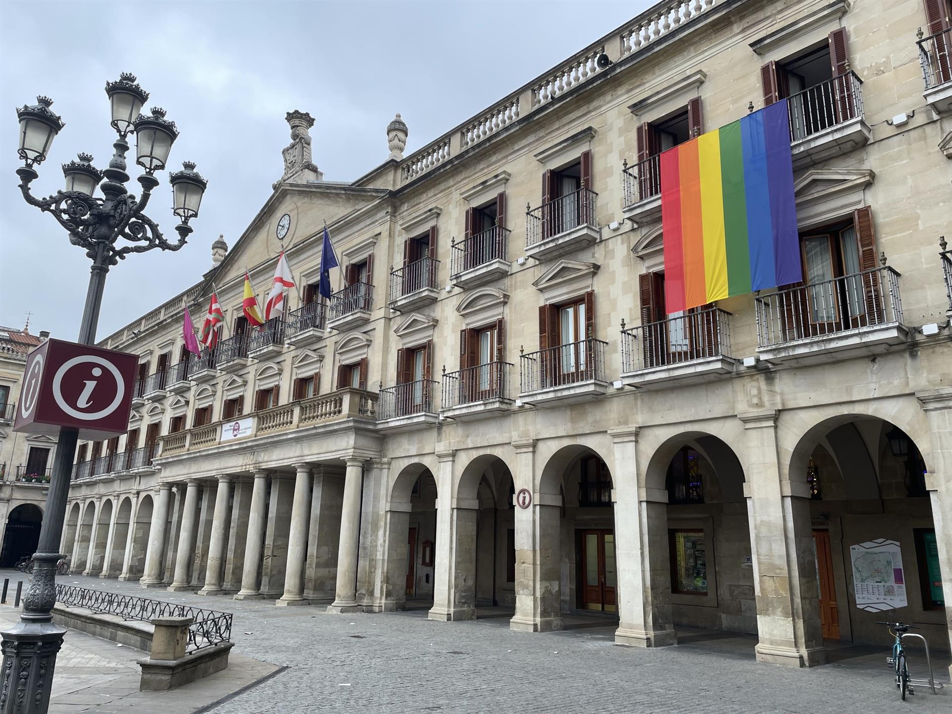 El gobierno municipal de Vitoria (PSE-PNV) pacta los presupuestos con EH Bildu El gobierno municipal de Vitoria (PSE-PNV) pacta los presupuestos con EH Bildu