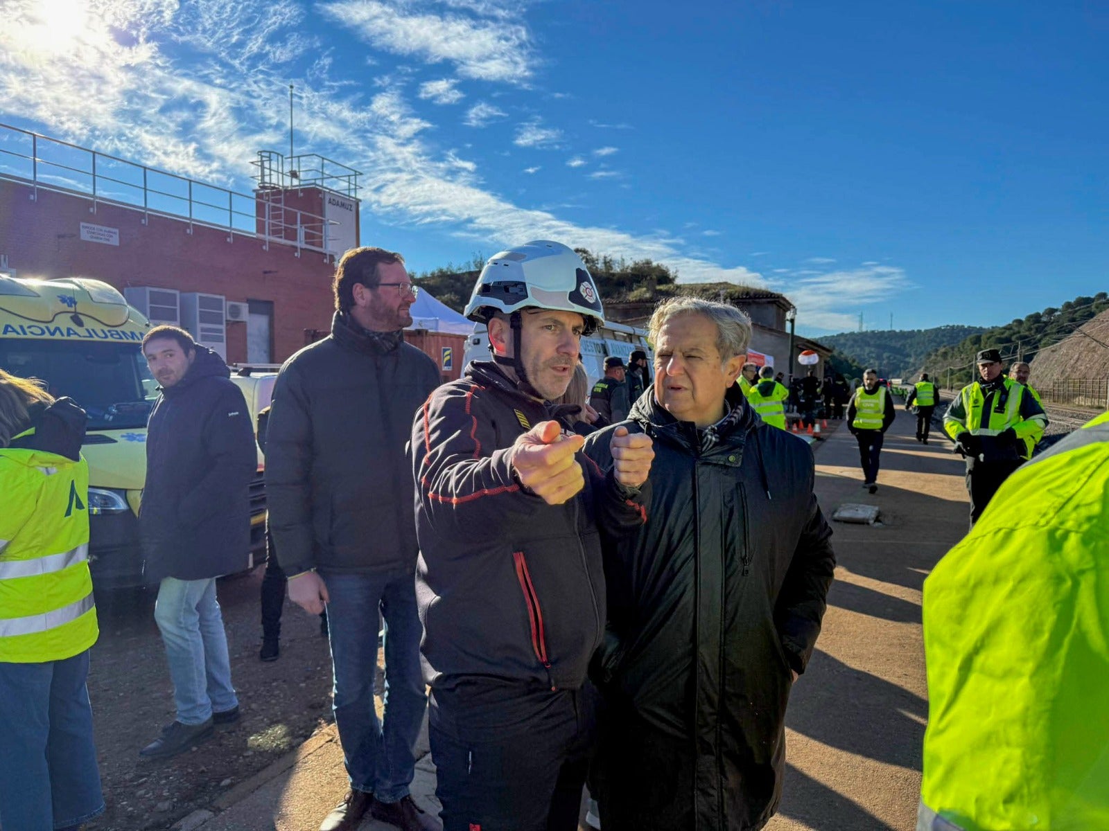 Salvador Fuentes: "Seguiremos aquí hasta que salga el último de los fallecidos" Salvador Fuentes: "Seguiremos aquí hasta que salga el último de los fallecidos"