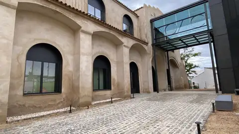 El Ayuntamiento de Badajoz celebrará un pleno extraordinario sobre la Escuela de Artes y Oficios a petición del PSOE El Ayuntamiento de Badajoz celebrará un pleno extraordinario sobre la Escuela de Artes y Oficios a petición del PSOE