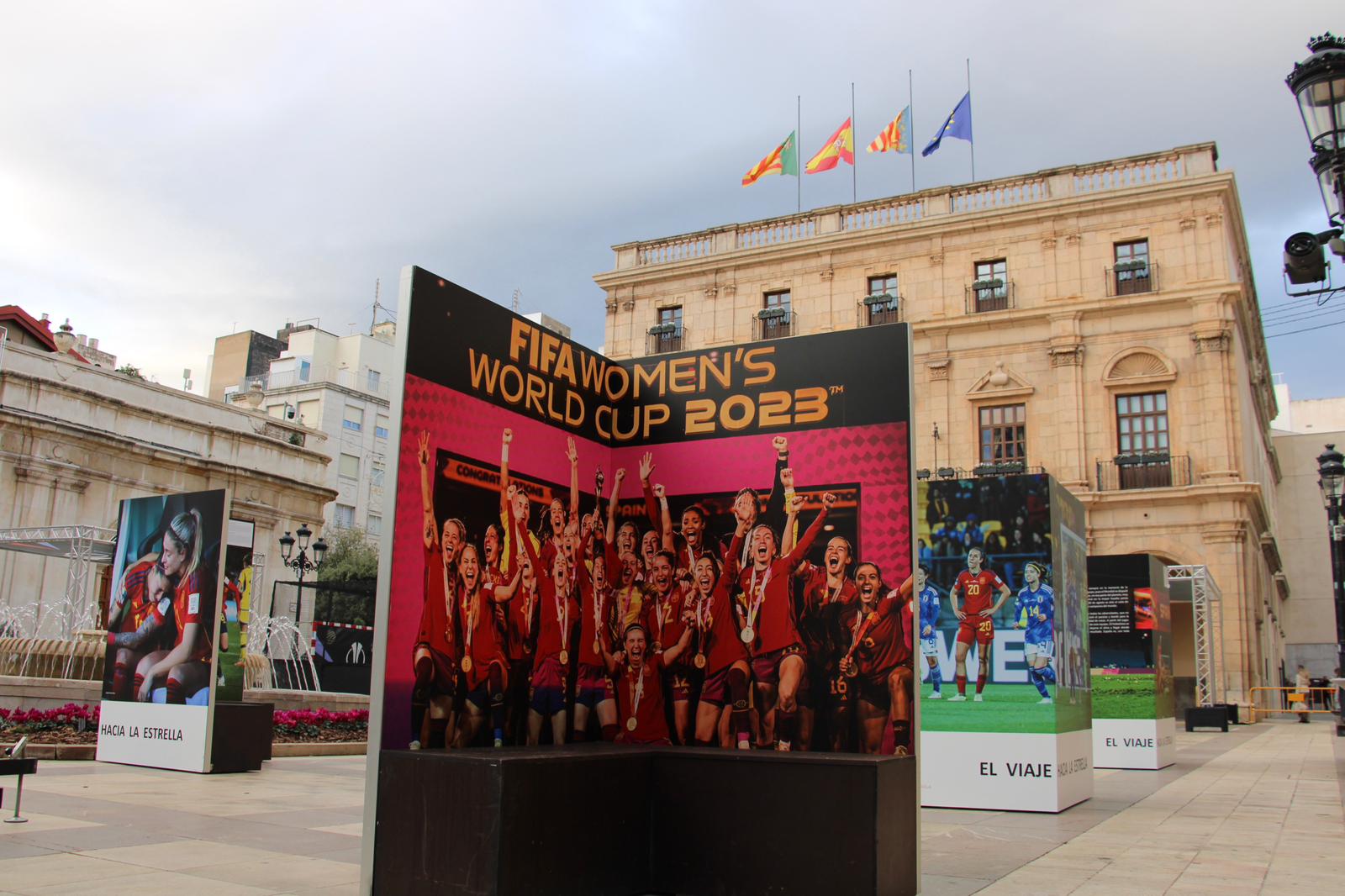 Castellón expone los trofeos de la selección española femenina y retrasa la Fan Zone por luto Castellón expone los trofeos de la selección española femenina y retrasa la Fan Zone por luto