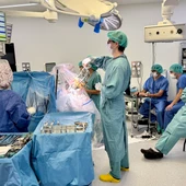 Personal sanitari a un quiròfan de l'Hospital Germans Trias i Pujol de Badalona (Can Ruti) Personal sanitari a un quiròfan de l'Hospital Germans Trias i Pujol de Badalona (Can Ruti)