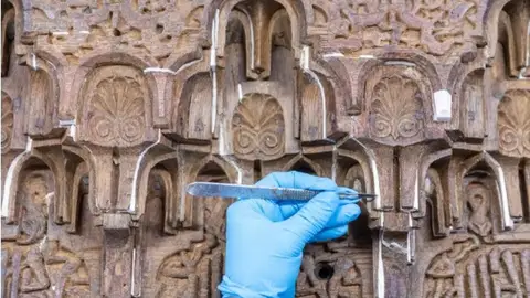 La Alhambra abre sus talleres de restauración con una visita guiada gratuita por el Día del Conservador Restaurador La Alhambra abre sus talleres de restauración con una visita guiada gratuita por el Día del Conservador Restaurador
