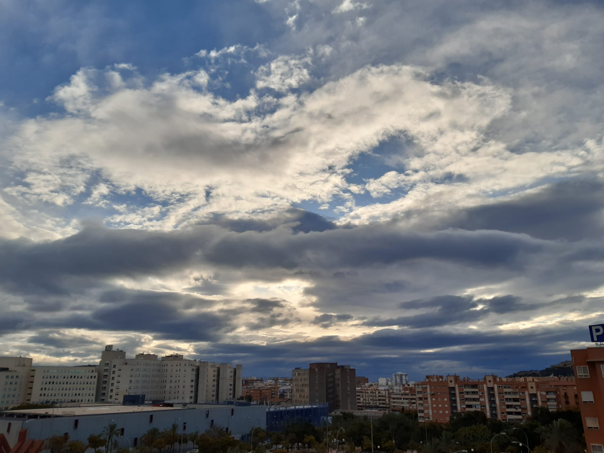 Alertas en Alicante por temporal marítimo, vientos fuertes y precipitación acumulada Alertas en Alicante por temporal marítimo, vientos fuertes y precipitación acumulada