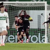 Akor Adams celebra el primer gol del Sevilla en Elche.