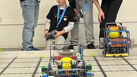 Salera acoge la competición educativa VEX Robotics en Castellón el próximo 24 de enero. Salera acoge la competición educativa VEX Robotics en Castellón el próximo 24 de enero.