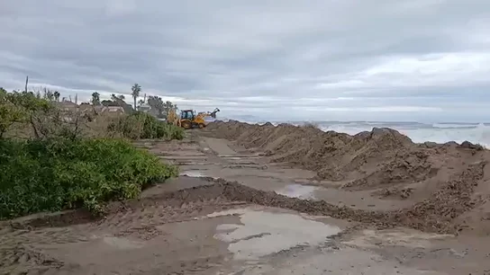 El temporal marítimo provoca diversas incidencias en el litoral del Camp de Morvedre El temporal marítimo provoca diversas incidencias en el litoral del Camp de Morvedre