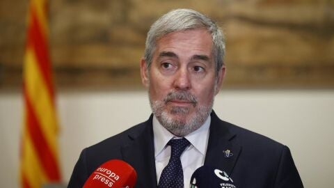 Clavijo apela a una gesti&oacute;n tur&iacute;stica "responsable" con los canarios: "Crecer no es contar turistas"