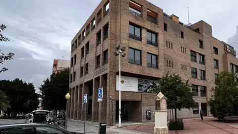 Una de las sedes de la Universidad CEU Cardenal Herrera en Elche. Una de las sedes de la Universidad CEU Cardenal Herrera en Elche.