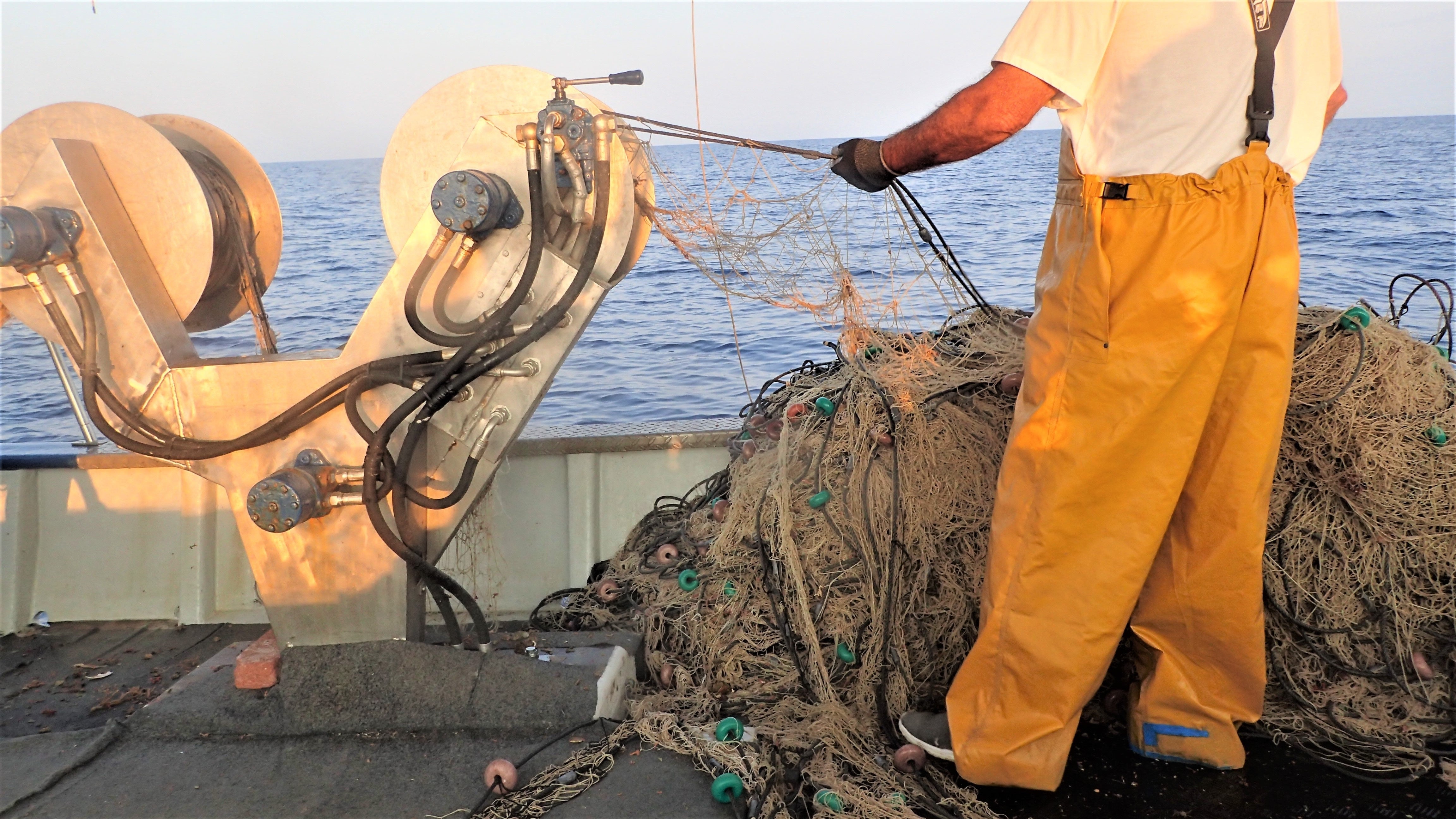 Los pescadores de Motril vuelven a faenar como voto de confianza tras un acuerdo con el Gobierno para flexibilizar el control pesquero Los pescadores de Motril vuelven a faenar como voto de confianza tras un acuerdo con el Gobierno para flexibilizar el control pesquero