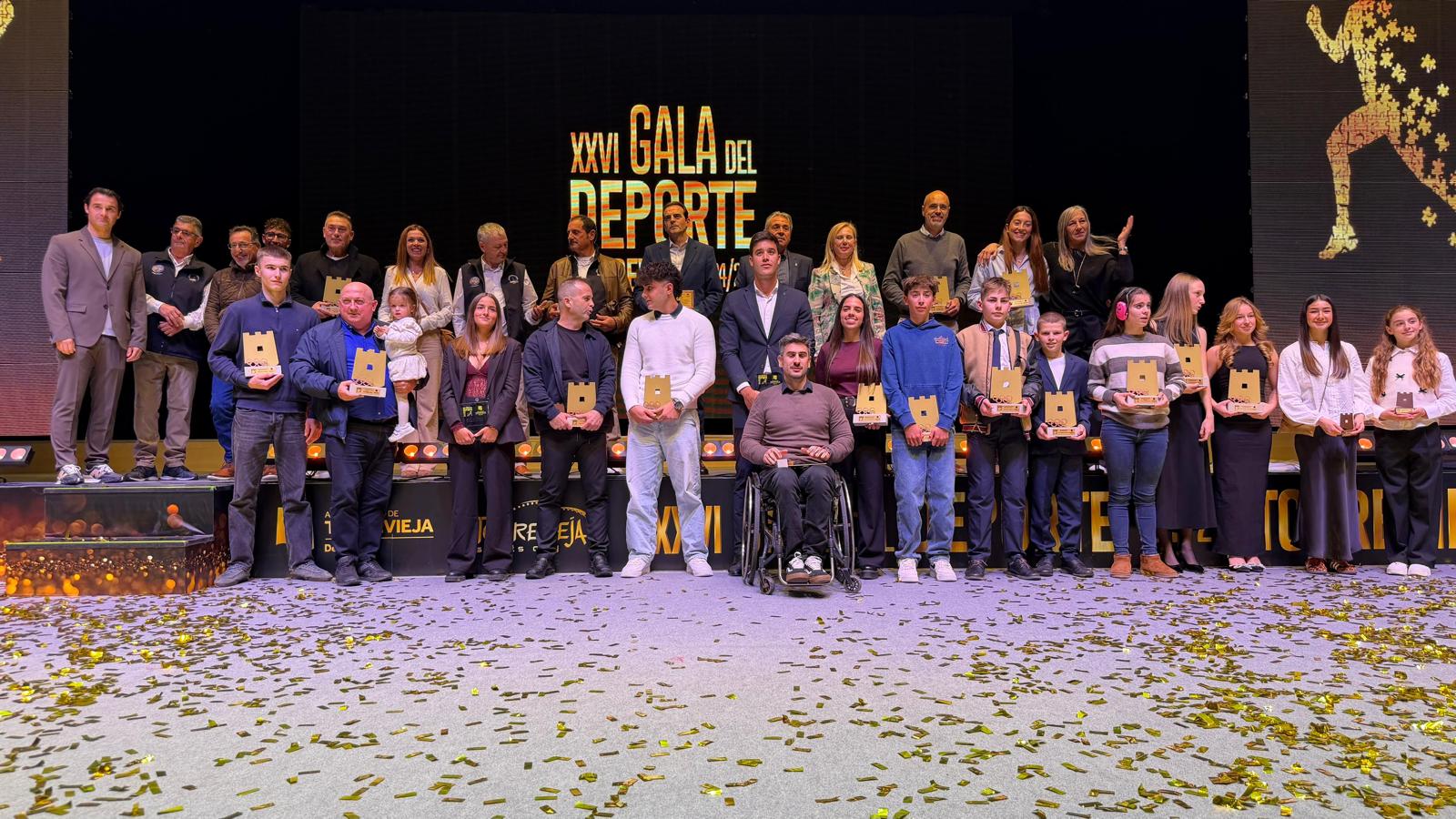 Ánder Martín y Charo Esquiva fueron los triunfadores de la XXVI Gala del Deporte de Torrevieja Ánder Martín y Charo Esquiva fueron los triunfadores de la XXVI Gala del Deporte de Torrevieja