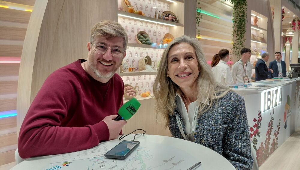 Carmen Ferrer con Manu Gon antes de la entrevista