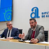 Toni Pérez y José Mancebo, presidente y director del Patronato Costa Blanca, en la presentación del calendario de actividades para FITUR 2026