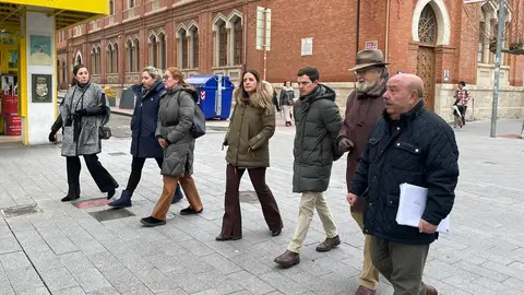 El Grupo Popular visita la zona centro de la mano de los vecinos de La Puebla para tomar nota de sus reivindicaciones .