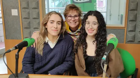 “A formación no IES Valle Inclán foi fundamental para decidir as nosas vocacións” Cita quincenal co colectivo “De Vella a Bella” trae hoxe a visita de Sofía Gómez e Sabela Rodríguez, exalumnas do instituto pontevedrés Valle Inclán.