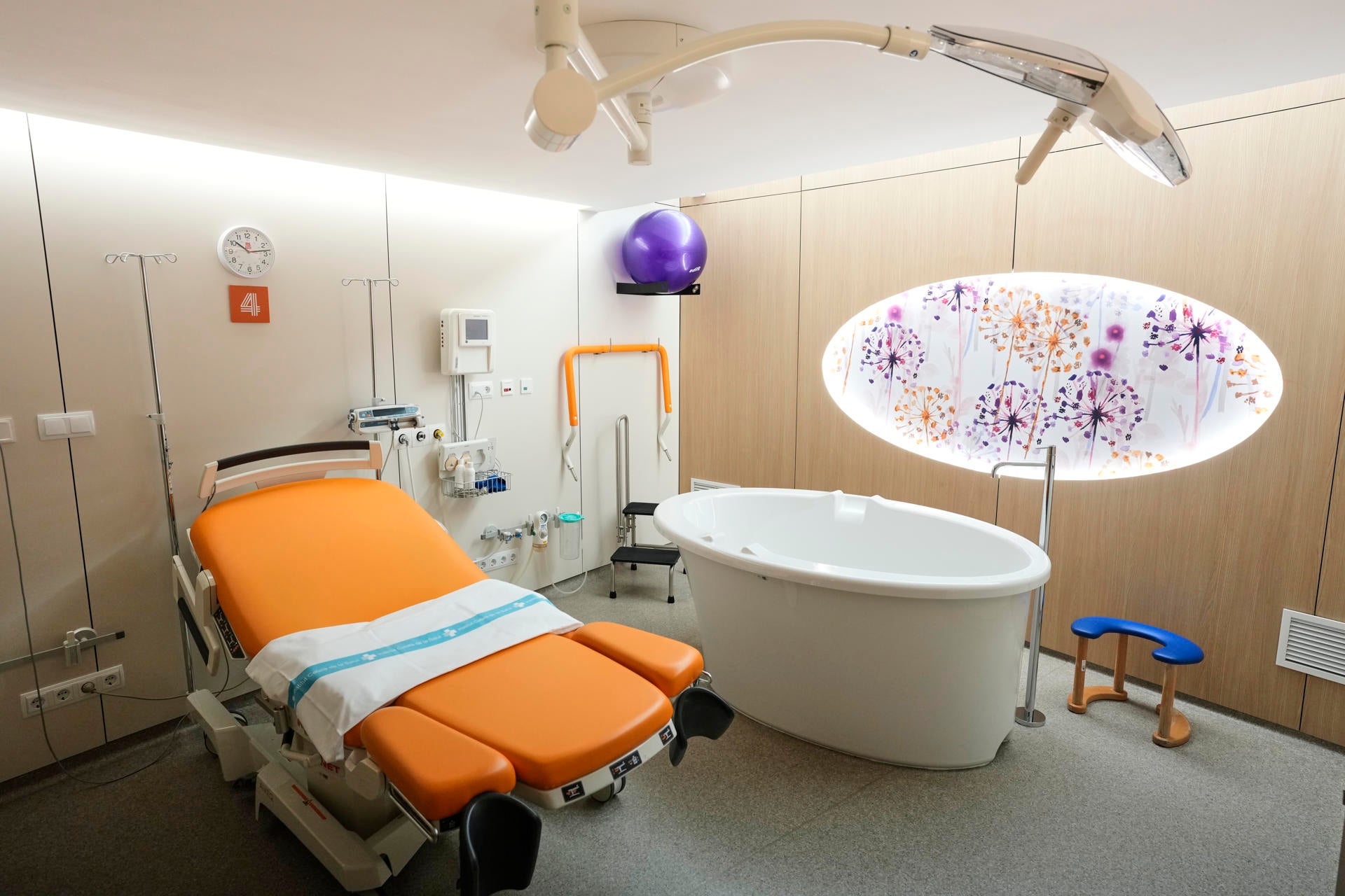 Un estudio señala que el parto en el agua reduce intervenciones y mejora los resultados Un estudio señala que el parto en el agua reduce intervenciones y mejora los resultados