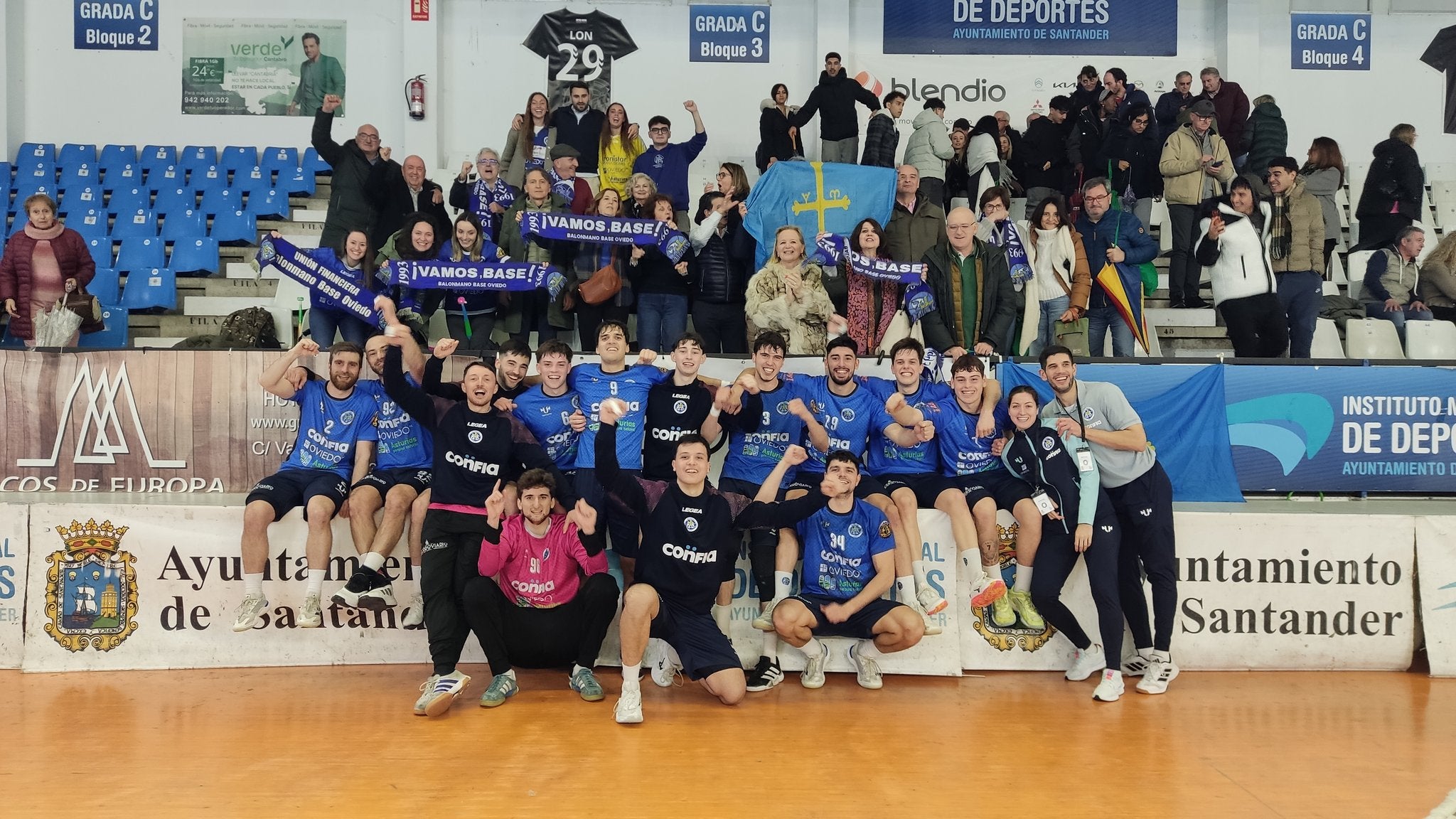 Punto de oro para el Confía Oviedo Punto de oro para el Confía Oviedo