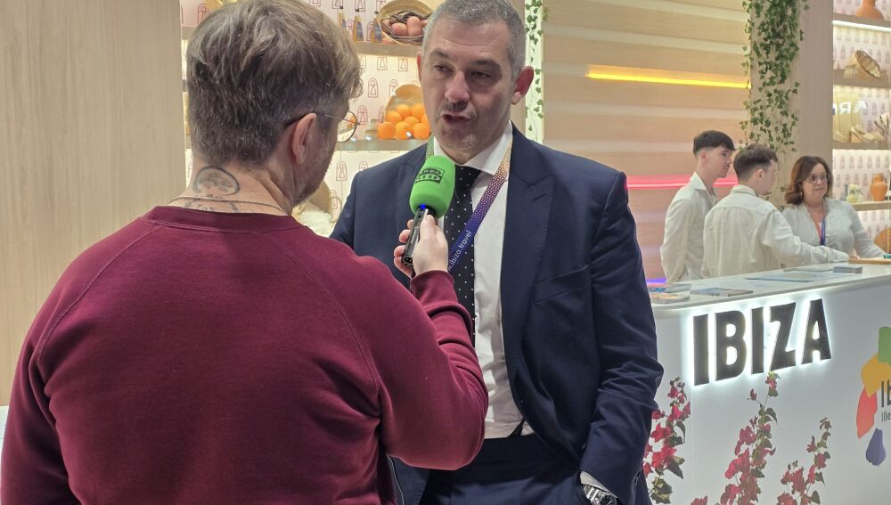 Un momento de la entrevista con Juanmi Costa