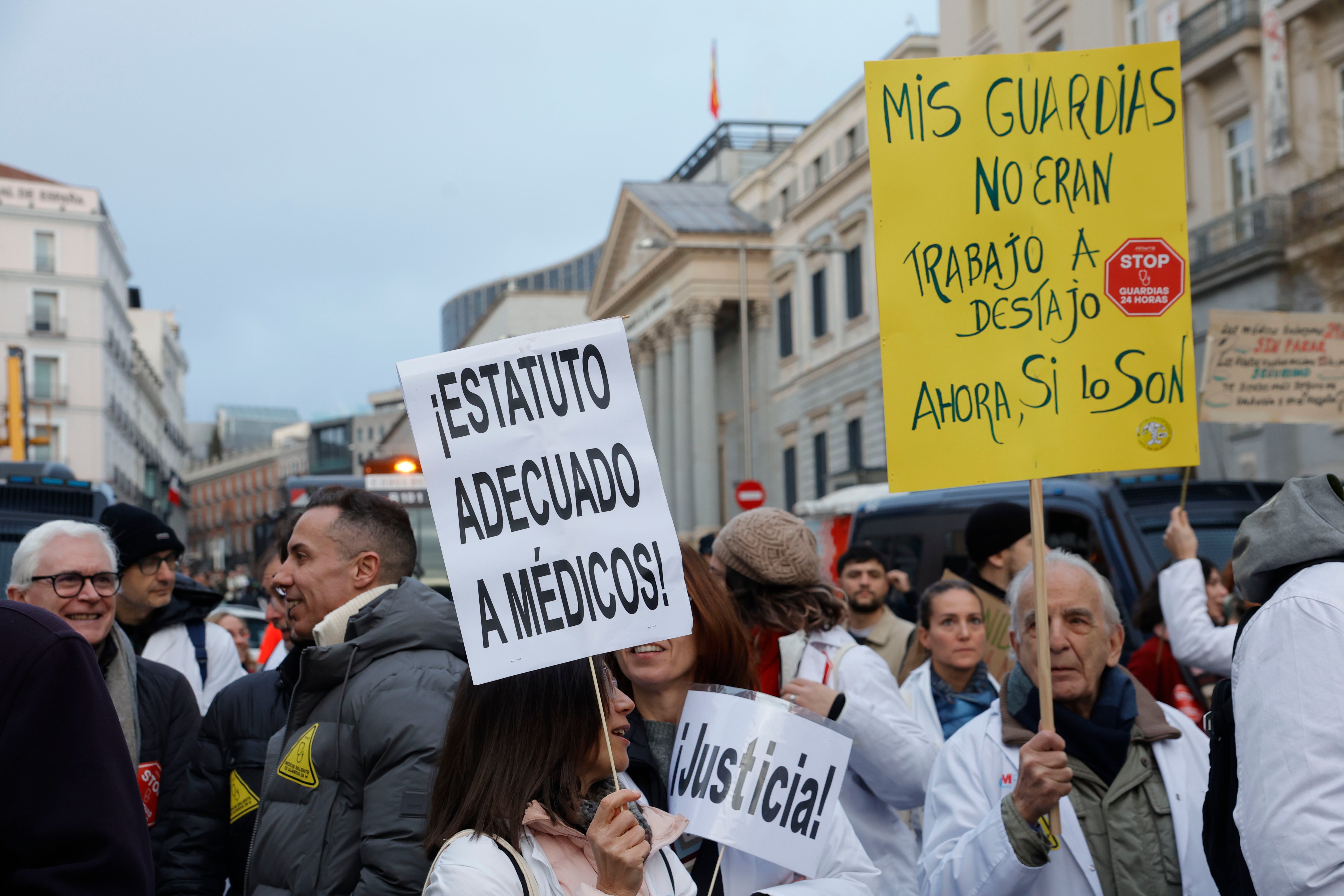 El sindicato CESM llama a los médicos valencianos a la huelga de una semana al mes El sindicato CESM llama a los médicos valencianos a la huelga de una semana al mes
