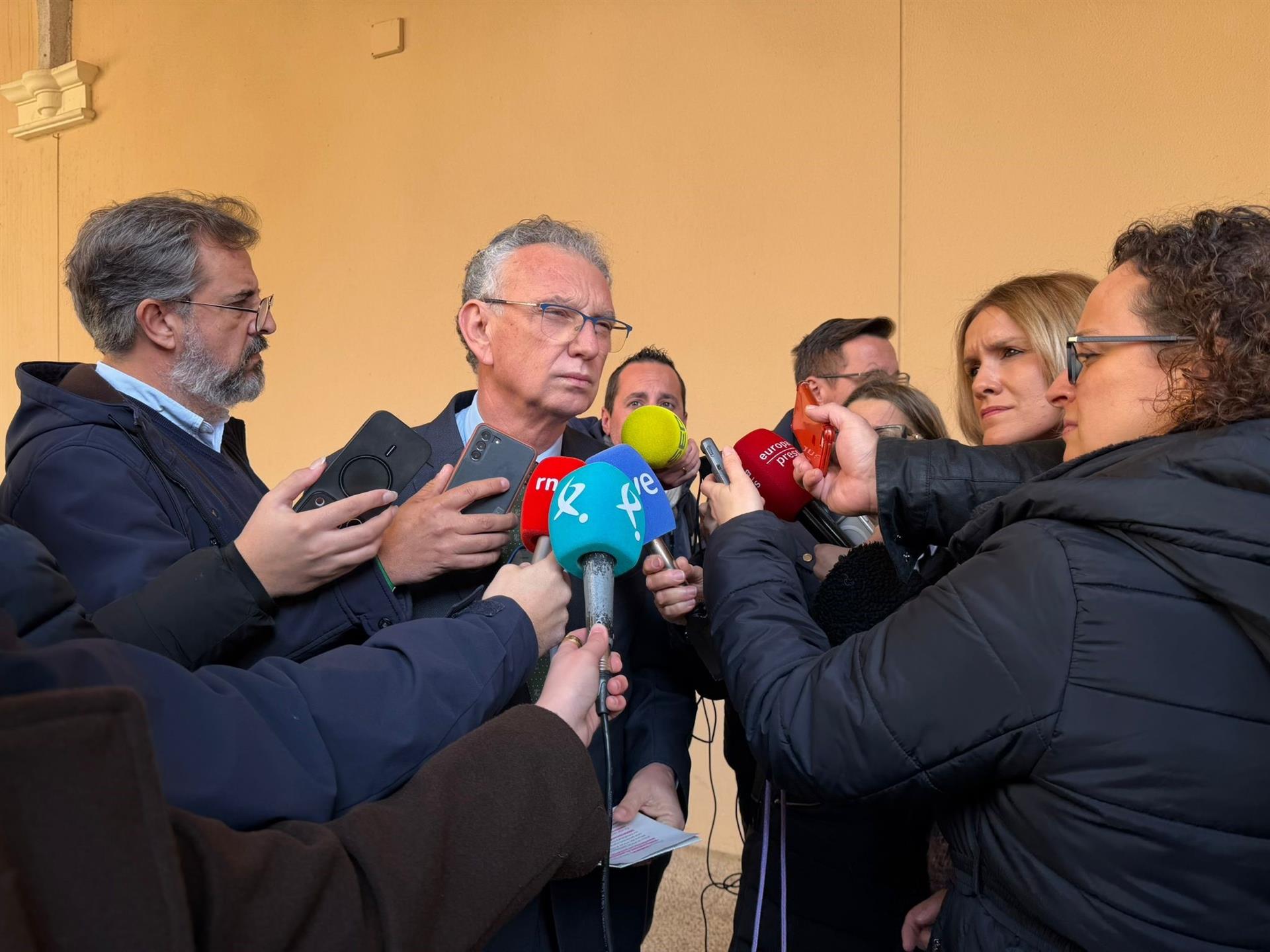 El entrenador de fútbol base detenido en Badajoz está acusado de delitos de intercambio de pornografía y acoso El entrenador de fútbol base detenido en Badajoz está acusado de delitos de intercambio de pornografía y acoso