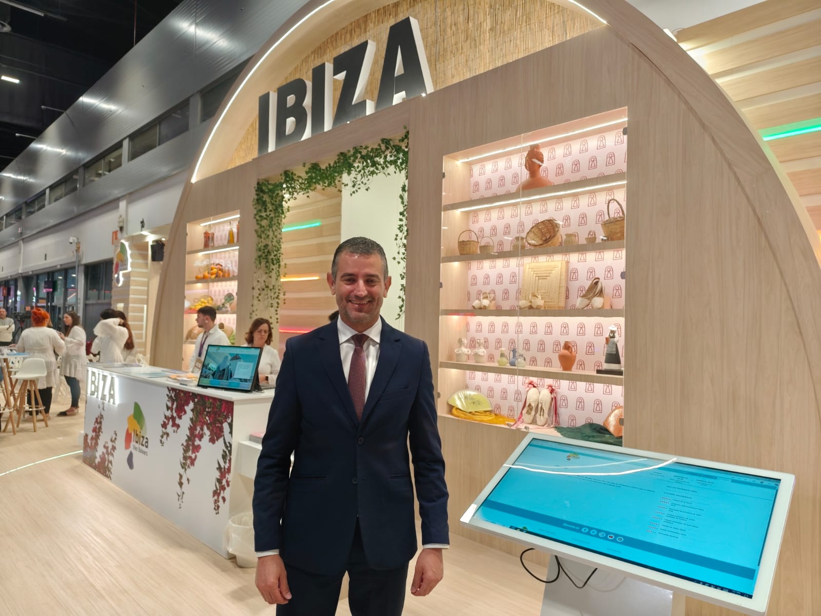 Marcos Serra: “La colaboración público privada en Sant Antoni es clave para atraer un turismo más variado y sostenible” Marcos Serra: “La colaboración público privada en Sant Antoni es clave para atraer un turismo más variado y sostenible”