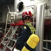 Bomberos de Valdepeñas en el lugar del suceso Bomberos de Valdepeñas en el lugar del suceso