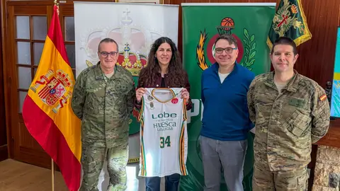 El Peñas y Cadis se unen a la División Castillejos en su XXXIV aniversario El Peñas y Cadis se unen a la División Castillejos en su XXXIV aniversario