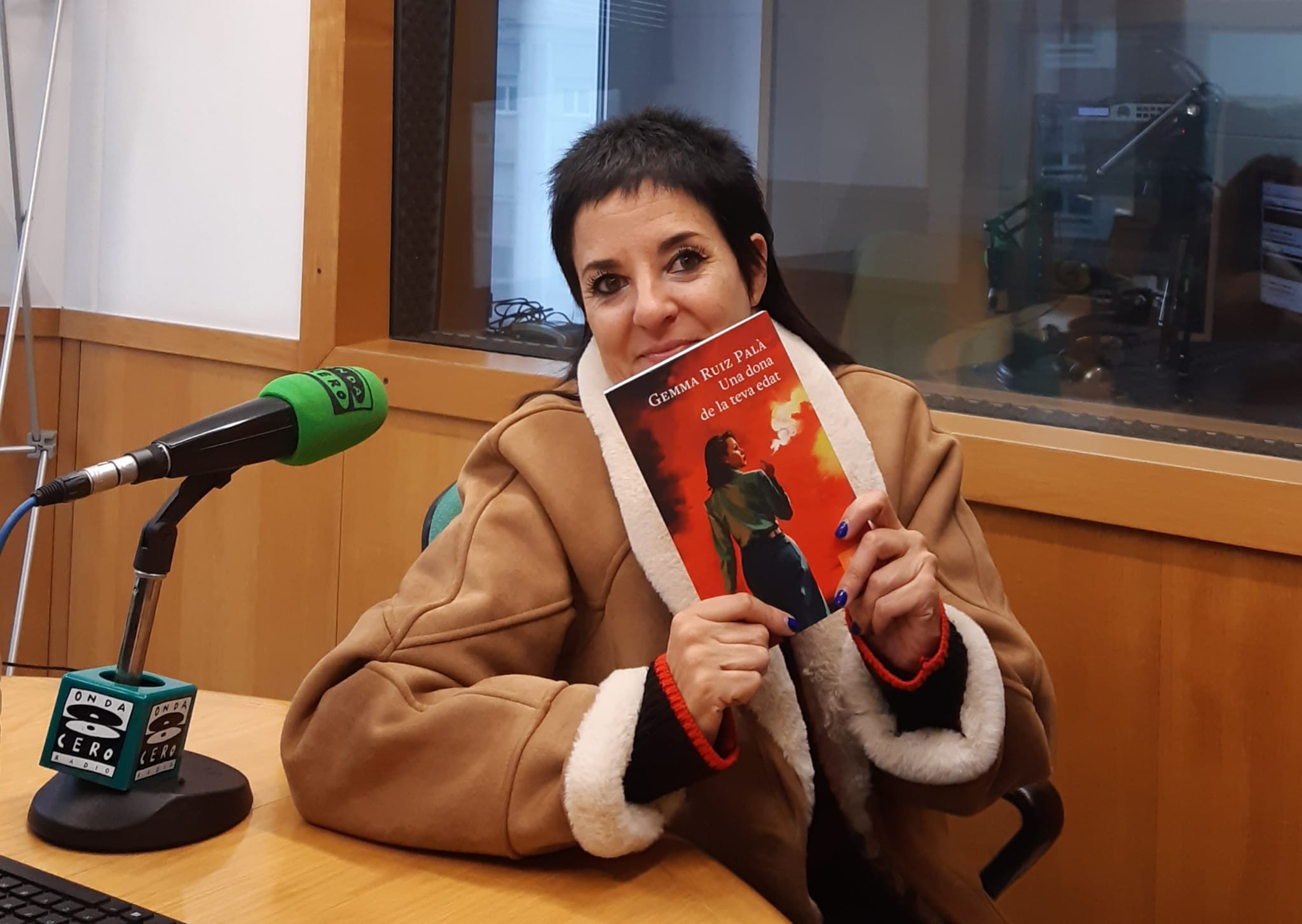 "Una dona de la teva edat", la novel·la de Gemma Ruíz Palà que reivindica el desig, l’art i la llibertat més enllà dels 50 "Una dona de la teva edat", la novel·la de Gemma Ruíz Palà que reivindica el desig, l’art i la llibertat més enllà dels 50