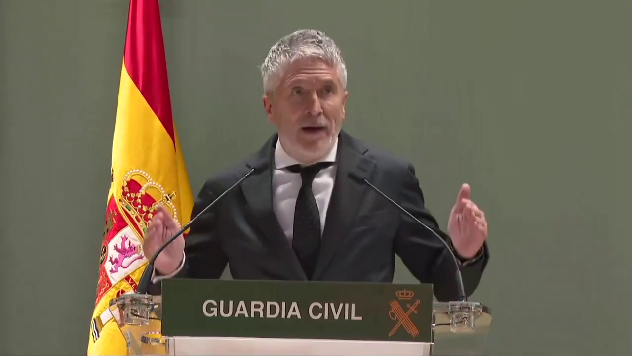 Las evasivas de Marlaska sobre el Alvia: no responde e impide una entrevista a un Guardia Civil Las evasivas de Marlaska sobre el Alvia: no responde e impide una entrevista a un Guardia Civil