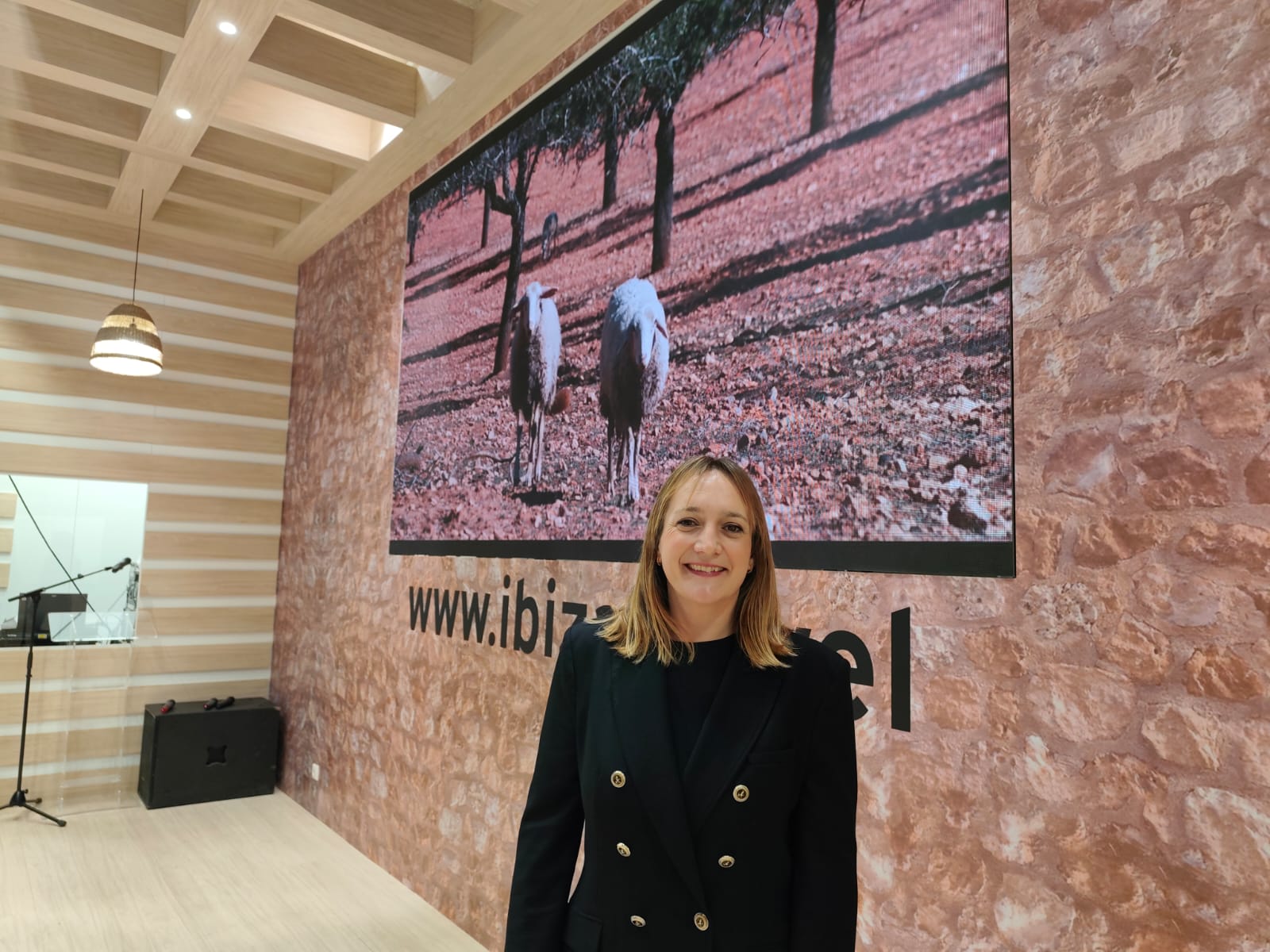 Tania Marí: “Sant Joan es una isla dentro de una isla ya que muestra la Ibiza más auténtica” Tania Marí: “Sant Joan es una isla dentro de una isla ya que muestra la Ibiza más auténtica”