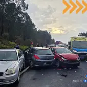 Dos accidentes múltiples dejan varios heridos en el área de Santiago de Compostela Dos accidentes múltiples dejan varios heridos en el área de Santiago de Compostela