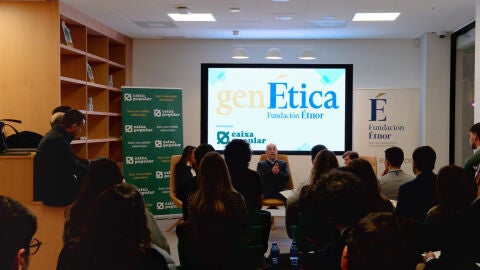 Primer encontre de gen&Eacute;tica.