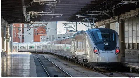 Imagen de un tren AVE en España Imagen de un tren AVE en España