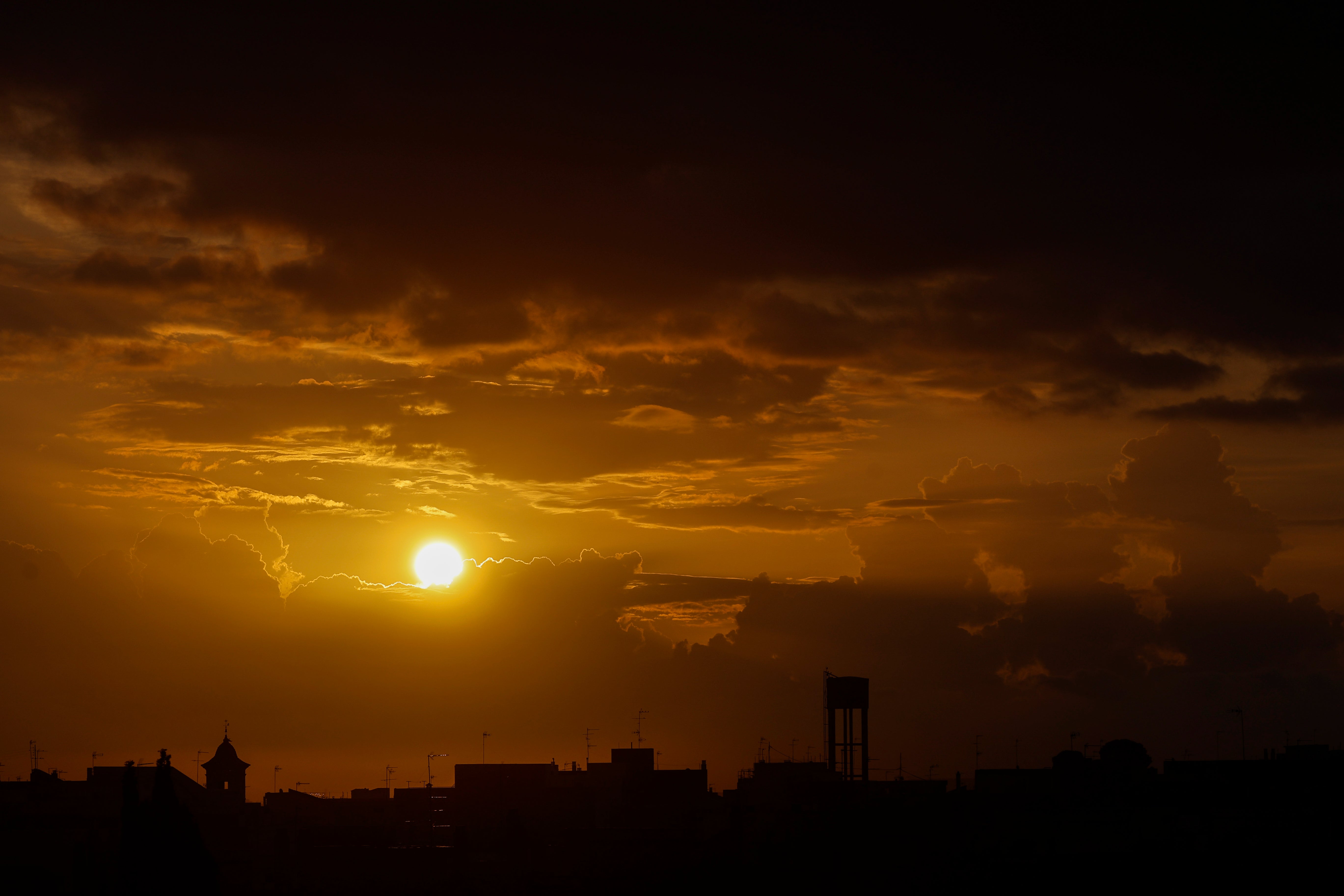 Fin de semana con lluvias débiles en la Comunitat, cota de nieve en descenso y viento en el interior Fin de semana con lluvias débiles en la Comunitat, cota de nieve en descenso y viento en el interior