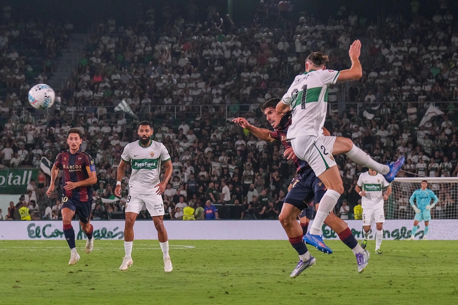 El Ciutat de València y el Elche no pueden esperar más El Ciutat de València y el Elche no pueden esperar más