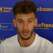 Roberto Torres afirma que la presencia de los hermanos De las Cuevas en el Orihuela CF fueron decisivas para su fichaje Roberto Torres afirma que la presencia de los hermanos De las Cuevas en el Orihuela CF fueron decisivas para su fichaje