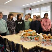 El Ayuntamiento de Vila-real pone en marcha la campaña 'Taronges del meu poble a l’escola' con el reparto de 2.500 kg de fruta