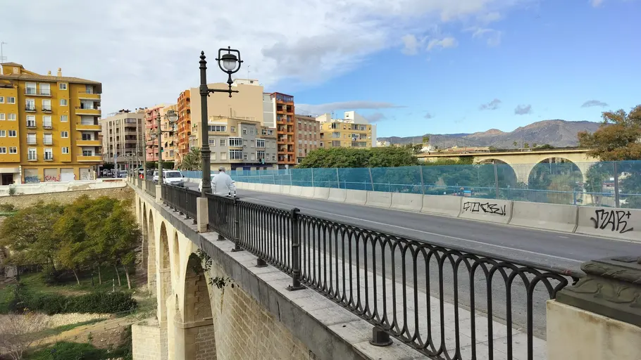 Villajoyosa ultima los preparativos para las obras del Puente sobre el río Amadorio que empezarán el lunes