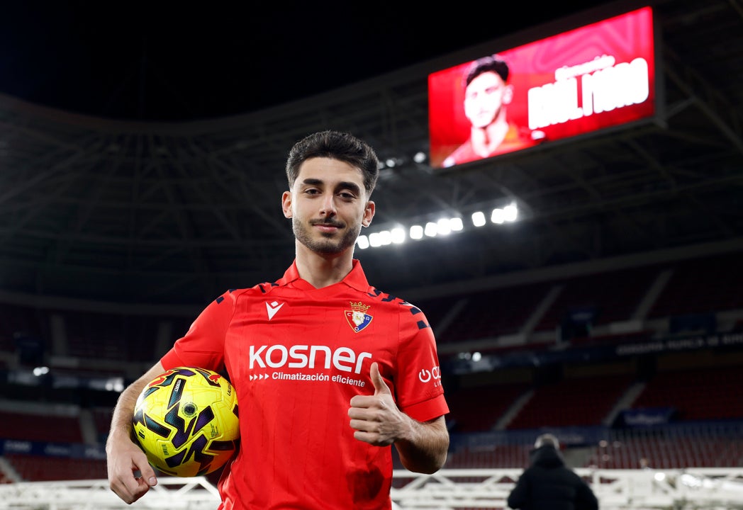Raúl Moro firma por Osasuna para las próximas cinco temporadas y media Raúl Moro firma por Osasuna para las próximas cinco temporadas y media