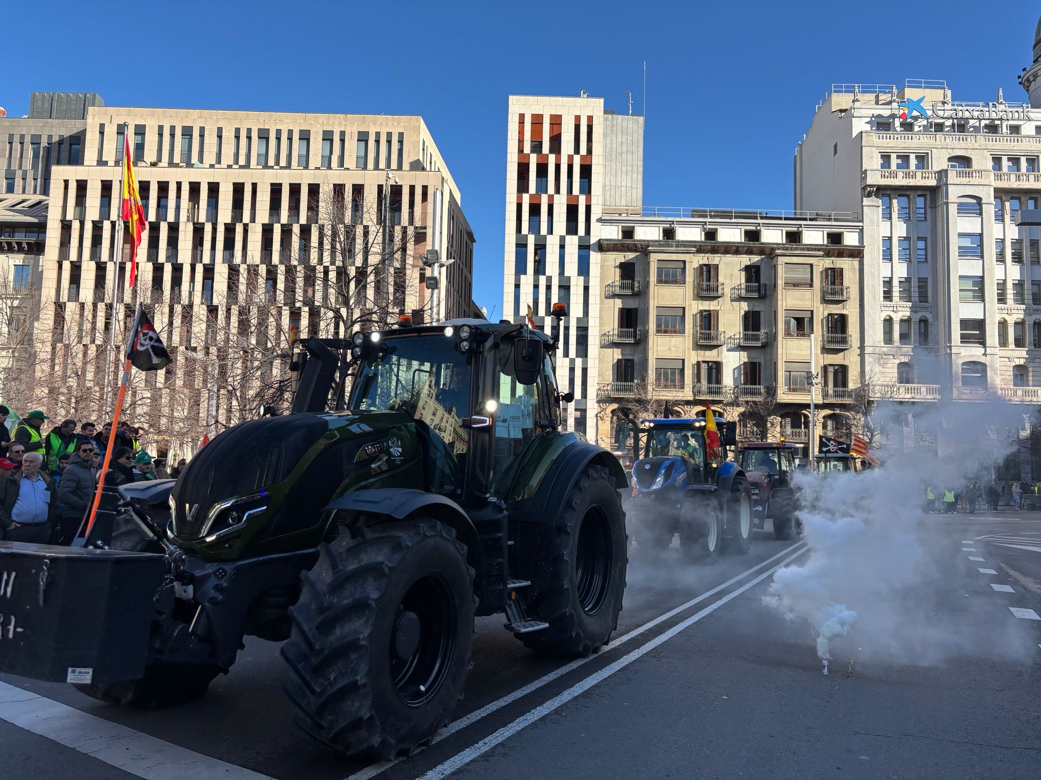 Los tractores llenan Zaragoza para clamar por Mercosur Los tractores llenan Zaragoza para clamar por Mercosur