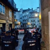  La Policía Nacional desaloja sin incidencias el centro social okupado del casco histórico de Santiago
