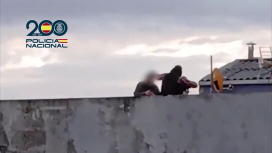 El v&iacute;deo de la espectacular detenci&oacute;n del pederasta "altamente peligroso" incluido en la lista de 'los diez m&aacute;s buscados': "extremadamente" violento
