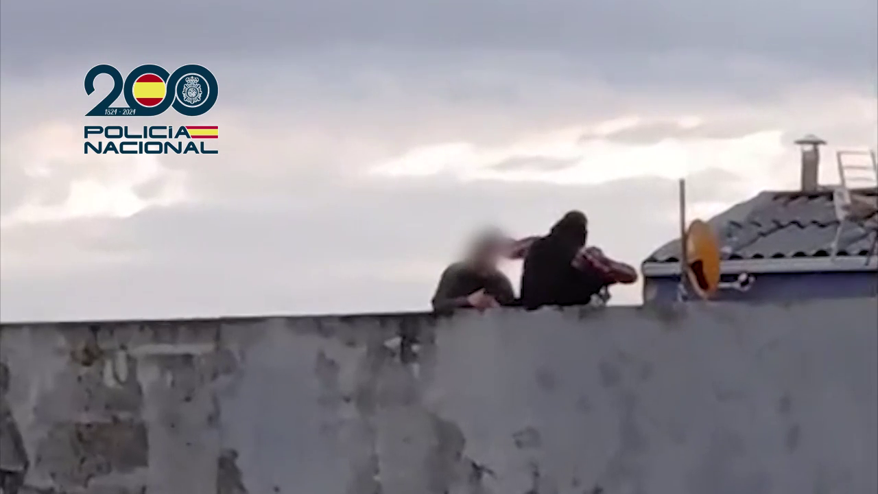 El vídeo de la espectacular detención del pederasta "altamente peligroso" incluido en la lista de 'los diez más buscados': "extremadamente" violento El vídeo de la espectacular detención del pederasta "altamente peligroso" incluido en la lista de 'los diez más buscados': "extremadamente" violento