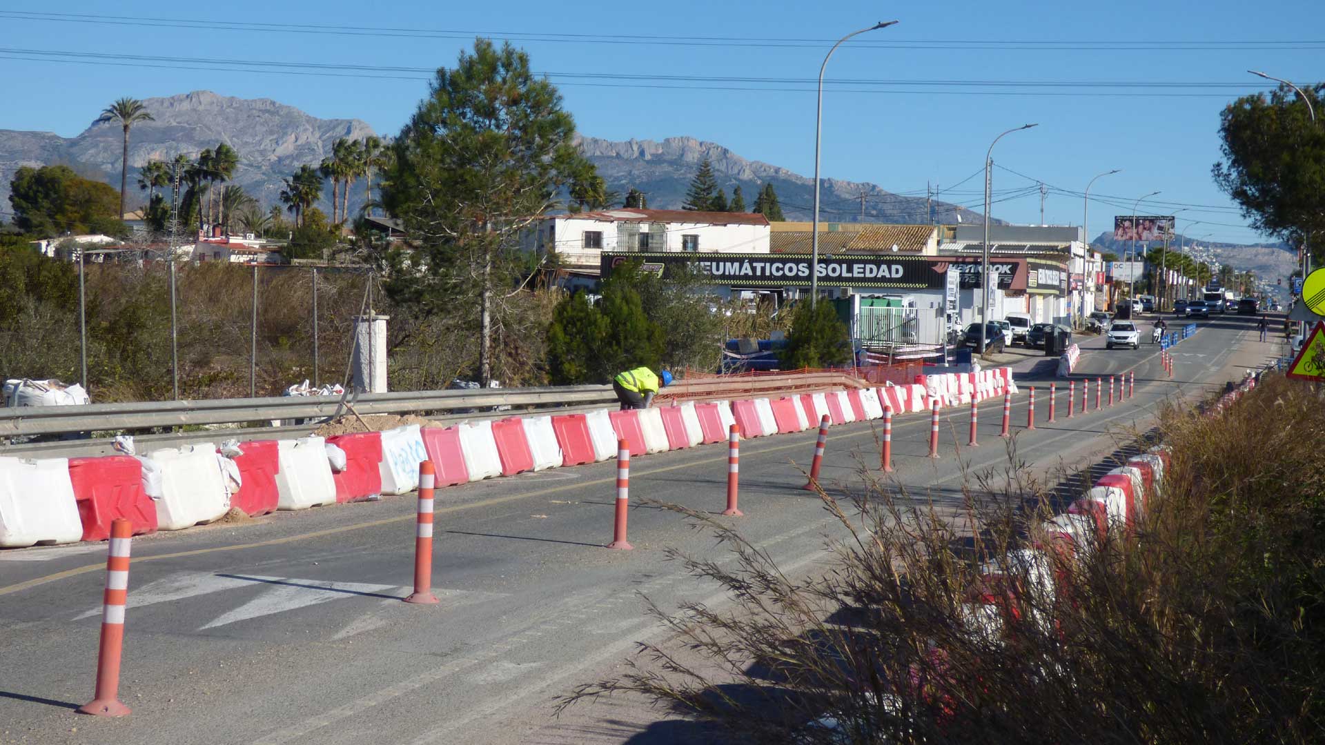 Benidorm renueva la red de abastecimiento de agua potable en la avenida Comunitat Valenciana Benidorm renueva la red de abastecimiento de agua potable en la avenida Comunitat Valenciana