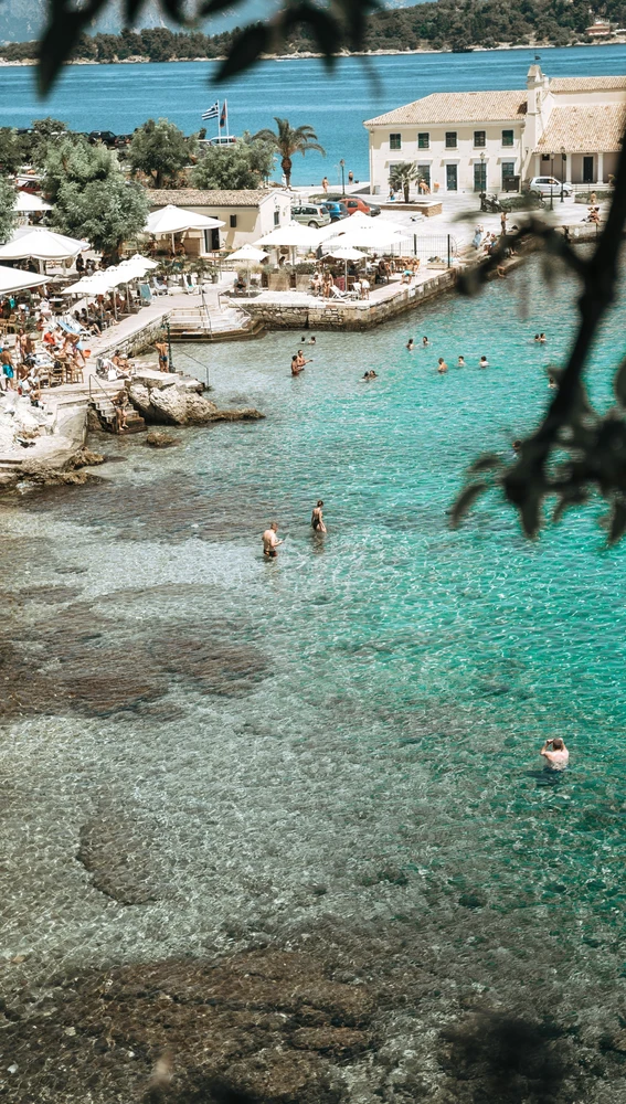 Isla de Corfú, en el Mar Jónico Isla de Corfú, en el Mar Jónico
