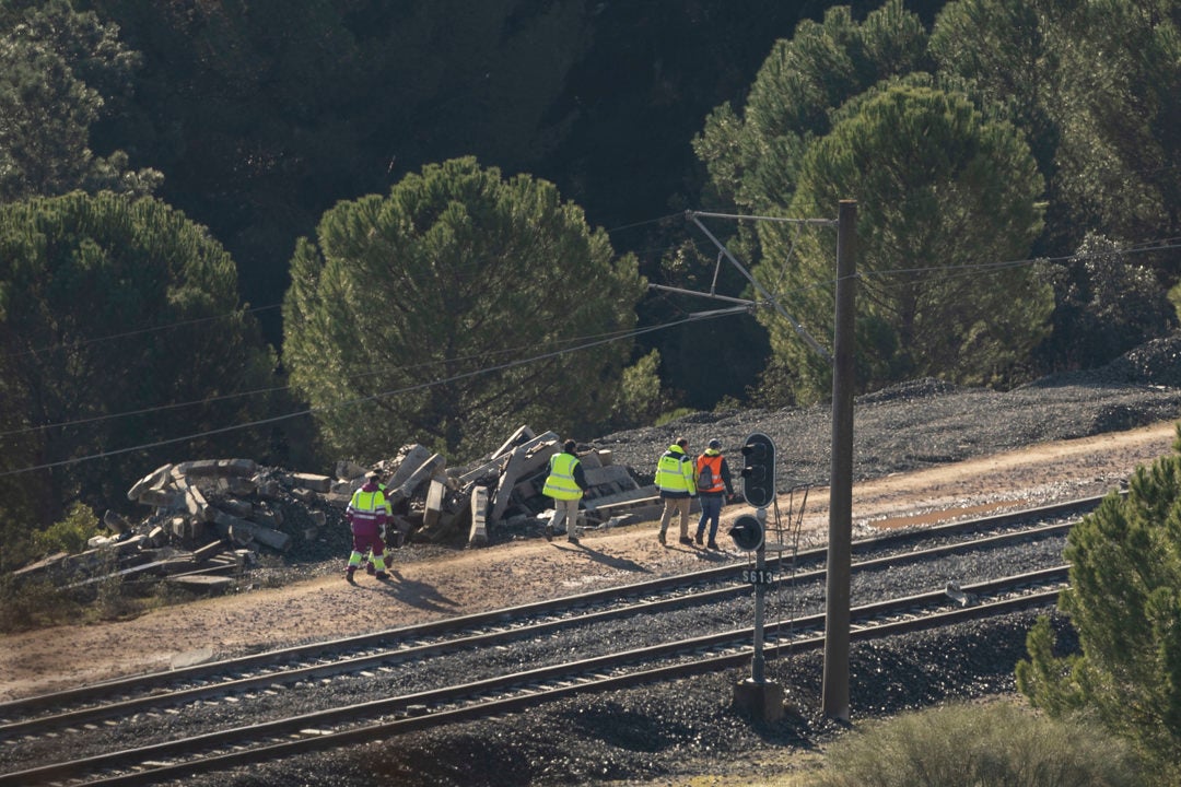 Una parte del carril de la vía en el que descarriló el tren Iryo en Adamuz era de 1992 Una parte del carril de la vía en el que descarriló el tren Iryo en Adamuz era de 1992