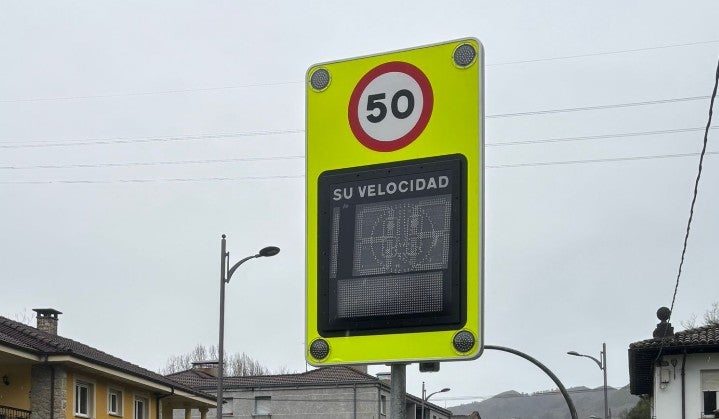 Cangas de Onís instala un radar pedagógico en la Avenida de Castilla Cangas de Onís instala un radar pedagógico en la Avenida de Castilla