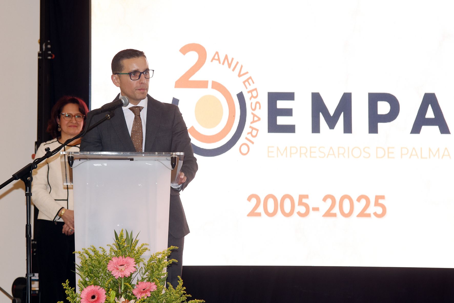 Las claves del relevo en las empresas familiares Las claves del relevo en las empresas familiares