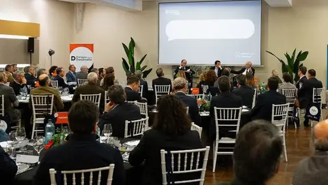 Miguel Sebastián y Álvaro Nadal analizan el impacto socioeconómico de la incertidumbre y las deficiencias políticas Miguel Sebastián y Álvaro Nadal analizan el impacto socioeconómico de la incertidumbre y las deficiencias políticas