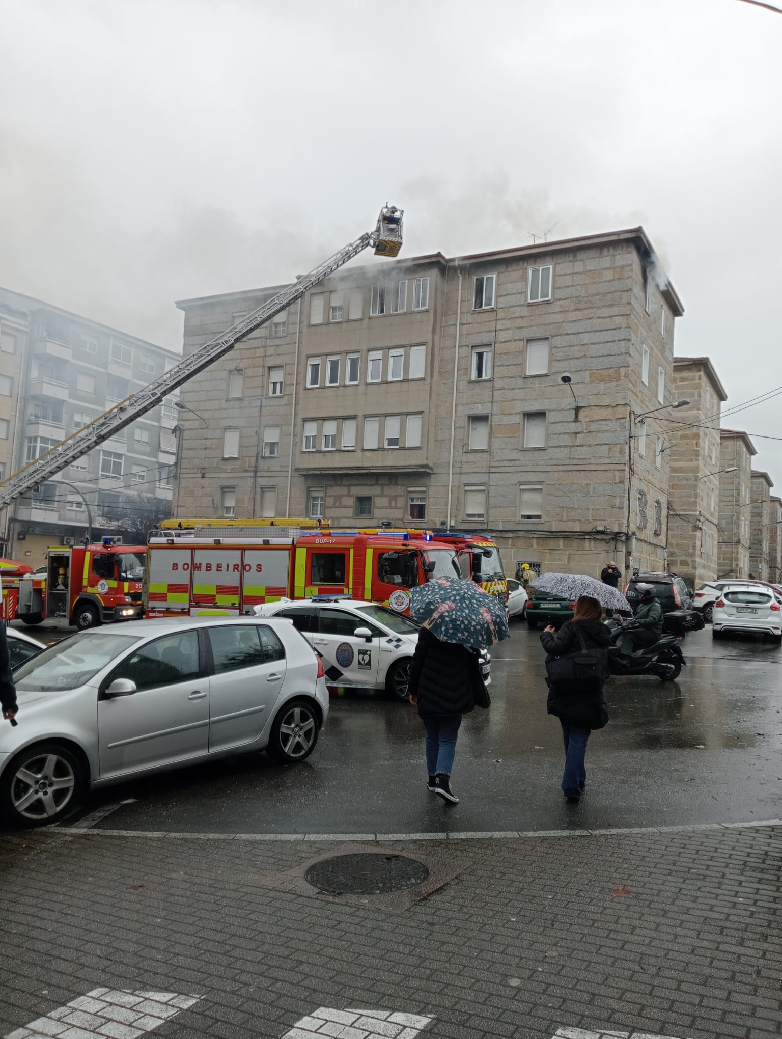 Incendio con graves danos materiais en O Couto Incendio con graves danos materiais en O Couto