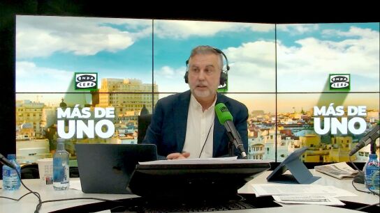 Carlos Alsina vuelve a elogiar la gesti&oacute;n de &Oacute;scar Puente tras la tragedia: &ldquo;Esto es lo contrario del apag&oacute;n, que no comparec&iacute;a nadie&rdquo;